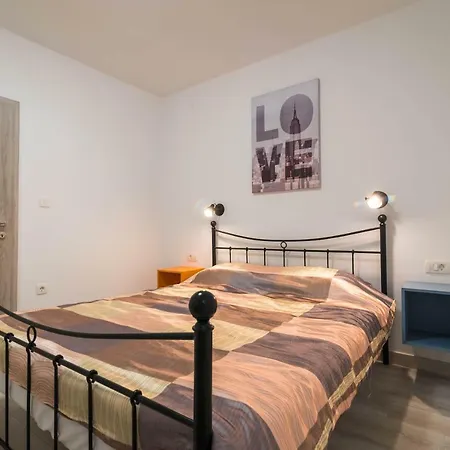 Apartman Paola * Pola