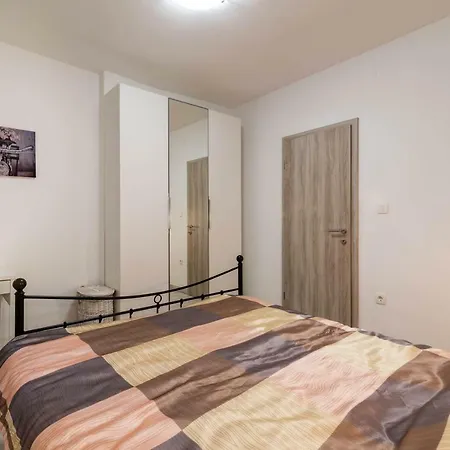 Apartman Paola * Pola